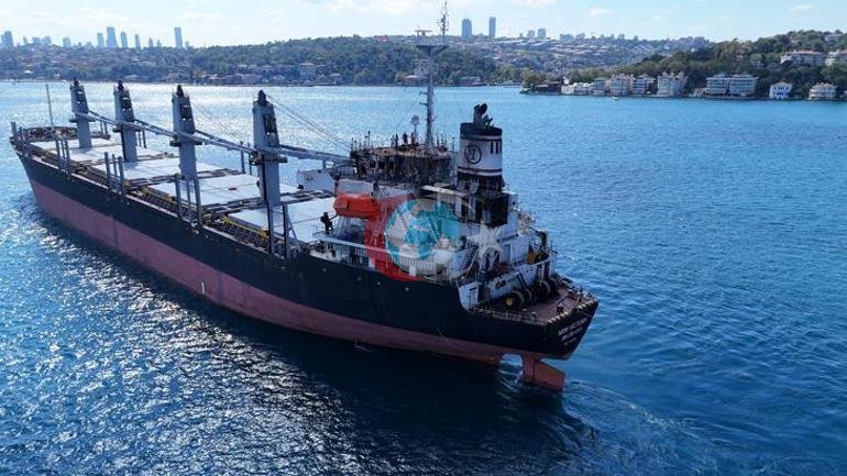 5 İHA-nın hücumuna məruz qaldı Zərərçəkən gəmi Boğazdan keçdi