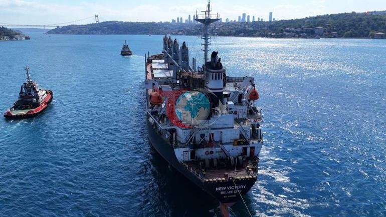 5 İHA-nın hücumuna məruz qaldı Zərərçəkən gəmi Boğazdan keçdi