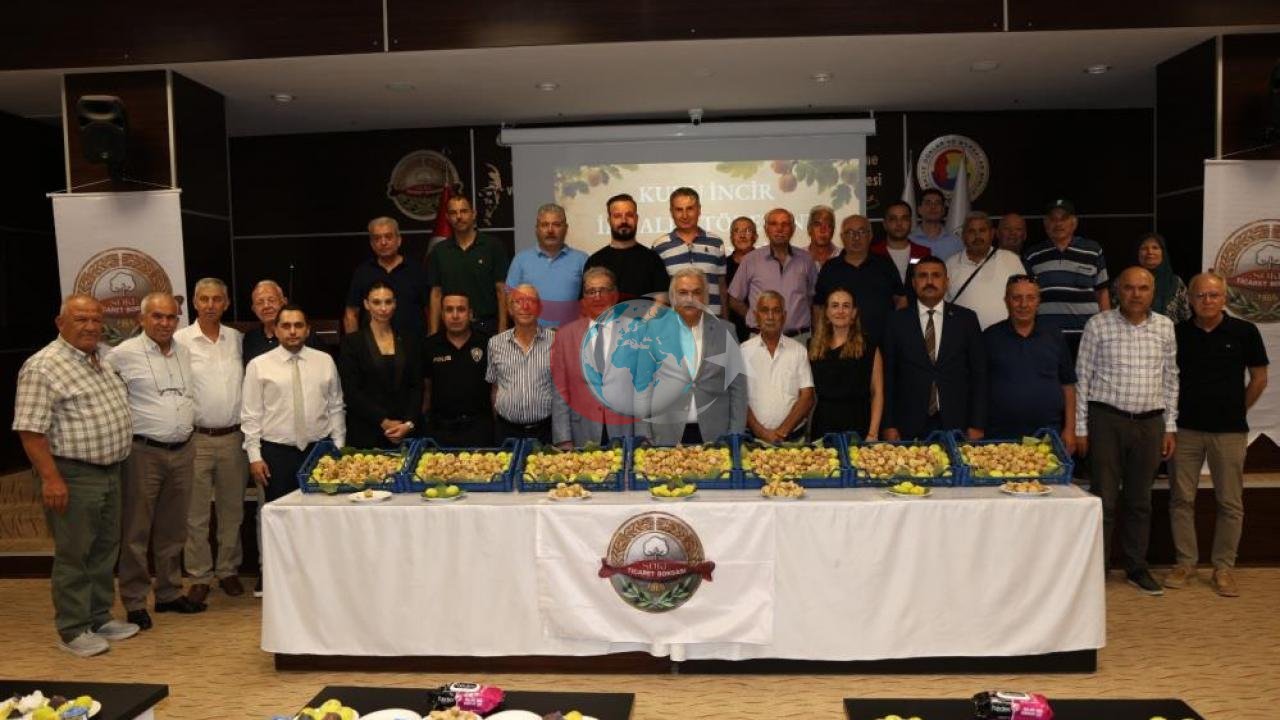 Söke'de Sezonun İlk Kuru İnciri Vitrine Çıktı: Sembolik Alım Kilogramı 600 TL'den Yapıldı