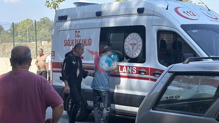Baba oğlunu sudan çıkardı 20 dakikalık müdahaleyle hayata döndürüldü
