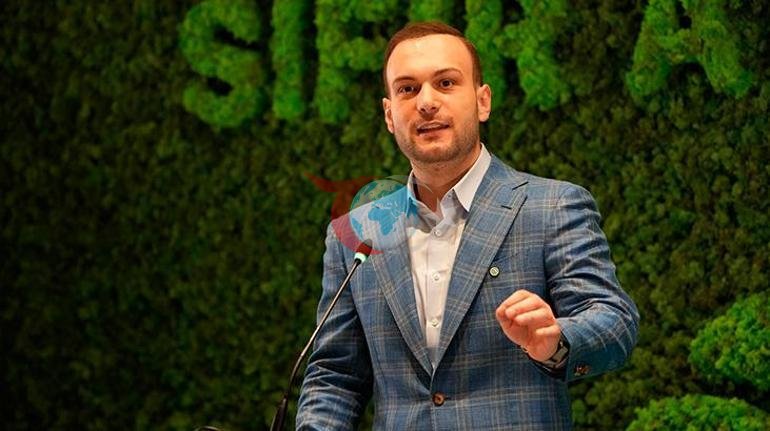 Atık malzemeler sanat eserine dönüştü Atığın hikayesi sergisi ziyarete açıldı
