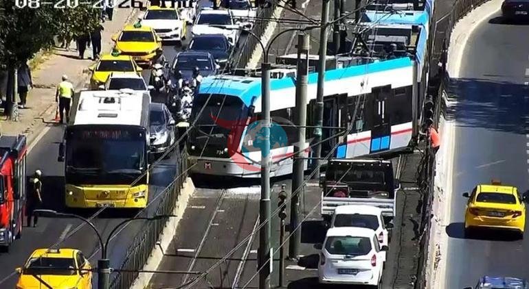Son dakika... İstanbulda tramvay raydan çıktı Ekipler olay yerine sevk edildi