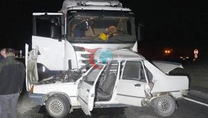 Kastamonuda feci kaza TIR ile otomobil çarpıştı; karı koca yaşamını yitirdi