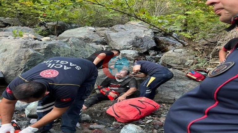 Osmaniye'de yayla yolunda dəhşətli qəza baş verib. Avtomobil 50 metr yüksəklikdən dərə yatağına düşüb. width=