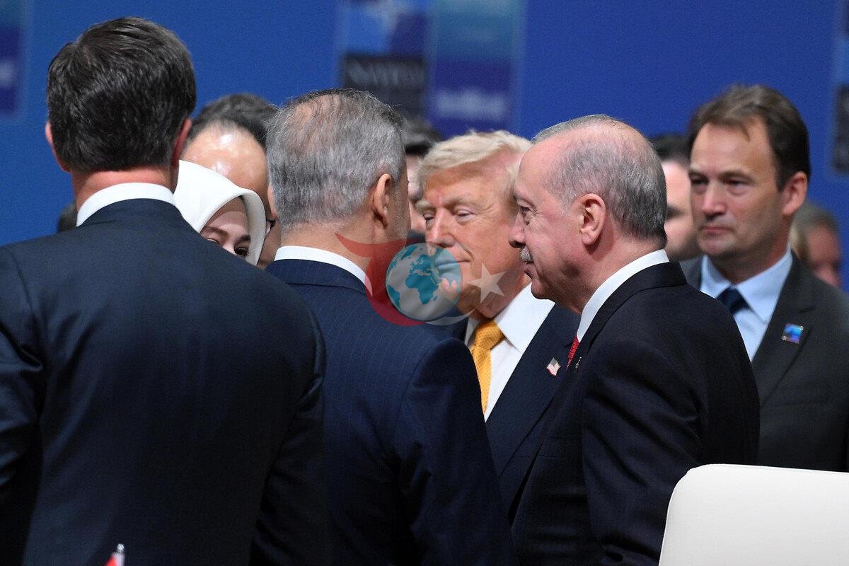 ABD Başkanı Donald Trump, Ankara'da düzenlenen NATO zirvesinde Cumhurbaşkanı Recep Tayyip Erdoğan'la birlikte.
