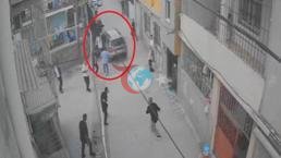 Adana'da korkunç olay! Kavgada otomobilini kalabalığın üzerine sürdü: 1’i ağır 4 yaralı