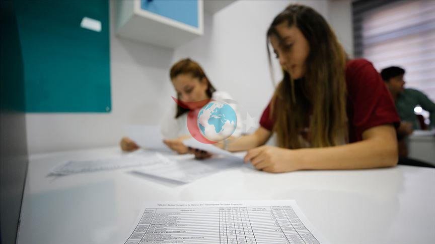 Üniversiteyi kazananlara müjde! 20 bin TL eğitim yardımı verilecek