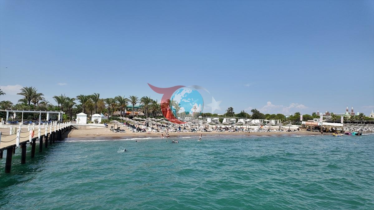 Antalya yine rekora koştu: 10 milyon turist barajı geçildi