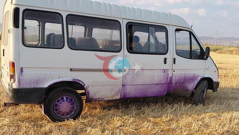 Akılalmaz olay Araçların rengini değiştiren yol için ilginç çözüm