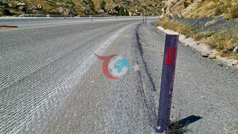 Akılalmaz olay Araçların rengini değiştiren yol için ilginç çözüm