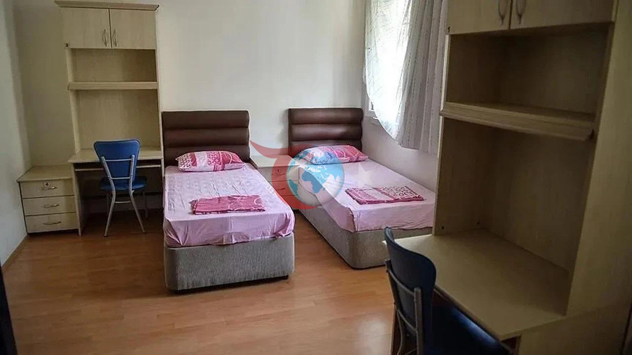 Üniversitelerde Barınma Krizi Kapıda: Özel Yurt Fiyatları Yıllık 800 Bin TL’ye Dayandı!