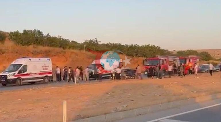 Gaziantepte feci kaza 2 otomobil çarpıştı: 3 ölü, 2si çocuk 3 yaralı