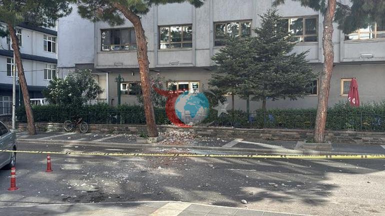 Öğretmenevi duvarından kopan beton parçaları korkuttu