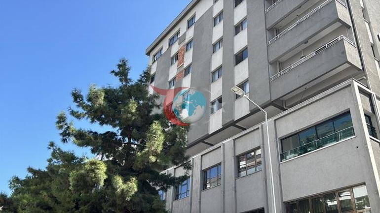 Öğretmenevi duvarından kopan beton parçaları korkuttu