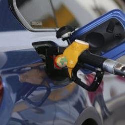 Benzinin litre fiyatına 2 lira 74 kuruş zam geliyor