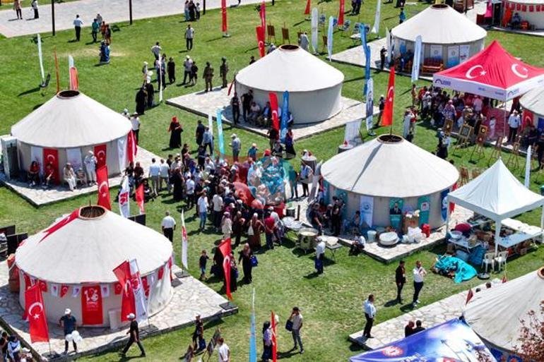 Ahlat’ta Malazgirt coşkusu 32 bin kişi akın etti, ikinci gün heyecan zirvede