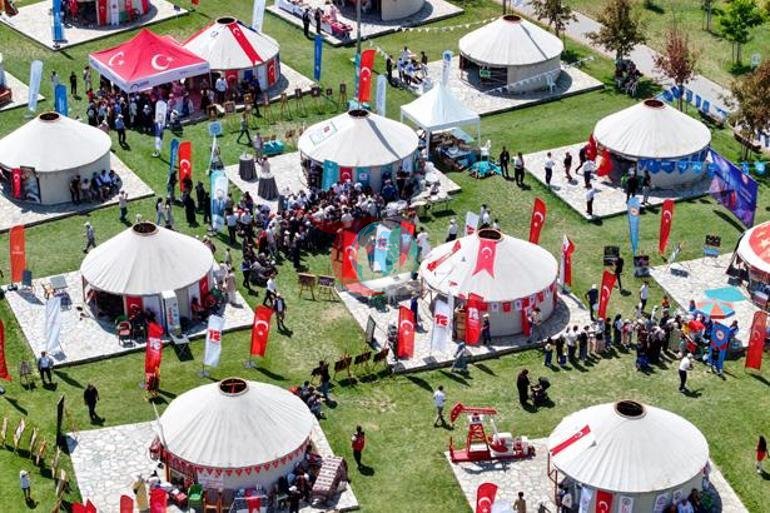 Ahlat’ta Malazgirt coşkusu 32 bin kişi akın etti, ikinci gün heyecan zirvede