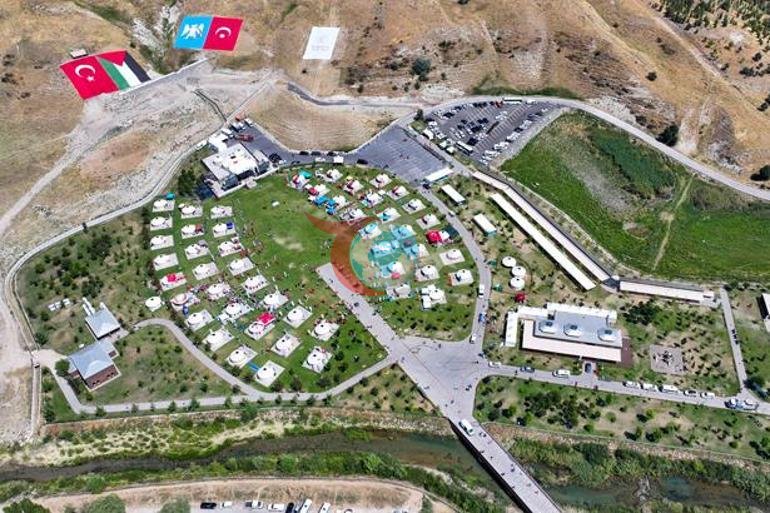 Ahlat’ta Malazgirt coşkusu 32 bin kişi akın etti, ikinci gün heyecan zirvede
