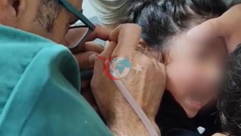 Bir aydır kulak ağrısı çekiyordu Kulağında canlı kene bulundu