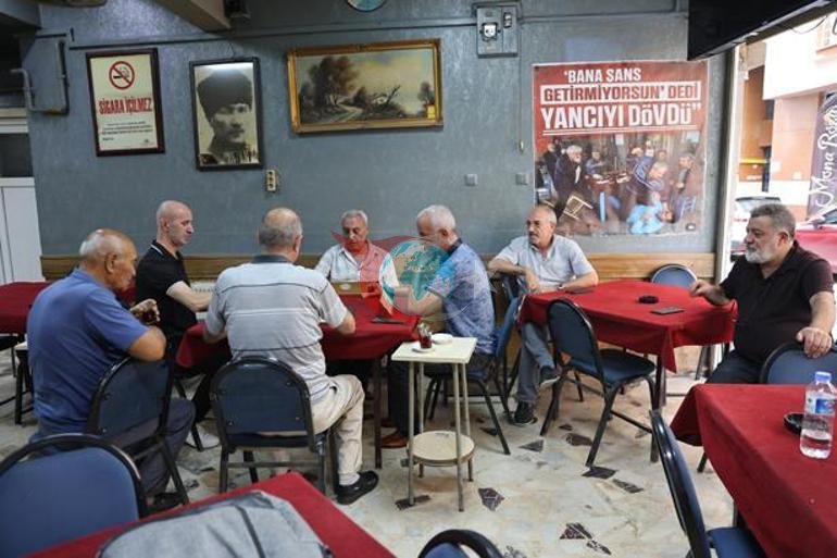 ‘Taşım gelmiyor’ dedi, yancıyı dövdü Kahvehanede afişlik olay