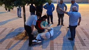Motosiklet kazasını duyan doktor duvardan atlayıp yaralının imdadına koştu