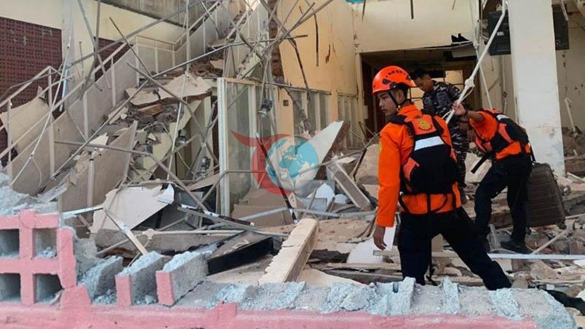 Endonezya'da 7.7 Büyüklüğündeki Depremde Can Kaybı 103'e Yükseldi