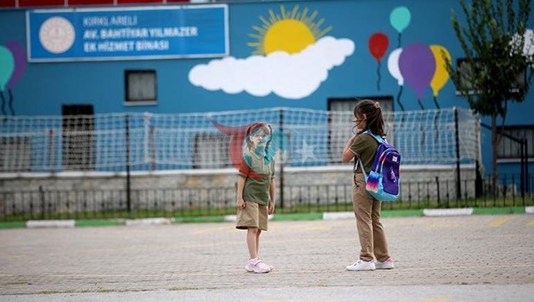 Velileri yakından ilgilendiriyor Okul kıyafetlerinde yeni dönem