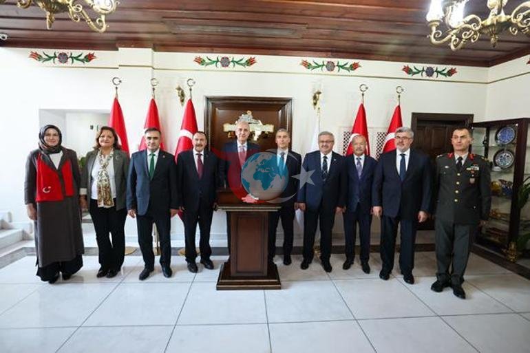 TBMM Başkanı Kurtulmuş, Afyonkarahisarda Valiliği ve Belediyeyi ziyaret etti