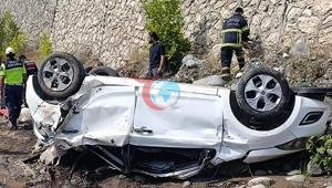 Adana’da feci kaza Otomobil dereye uçtu: 2 ölü, 1 yaralı