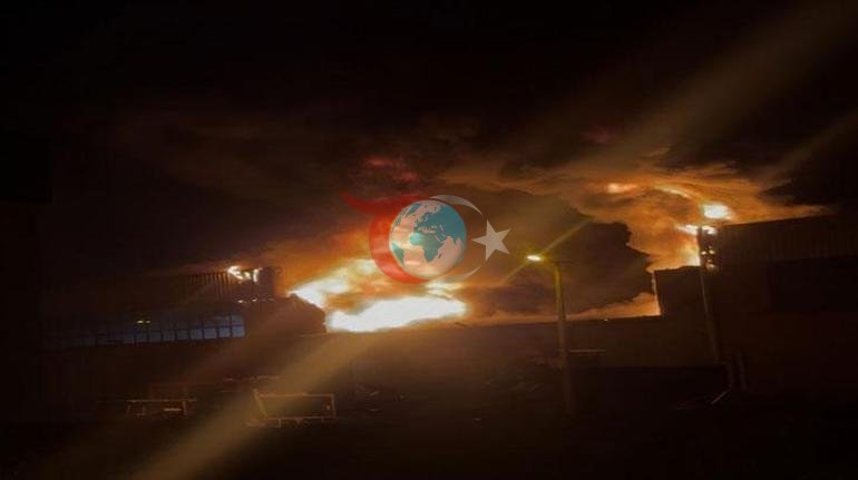Adanada ayakkabı fabrikasında yangın çıktı Alevler bir anda sardı