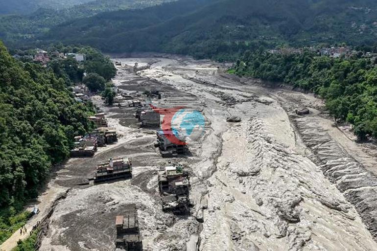 Nepalde ölüm seli En az 800 kişi kayıp, şok iddia: Dev parça koptu