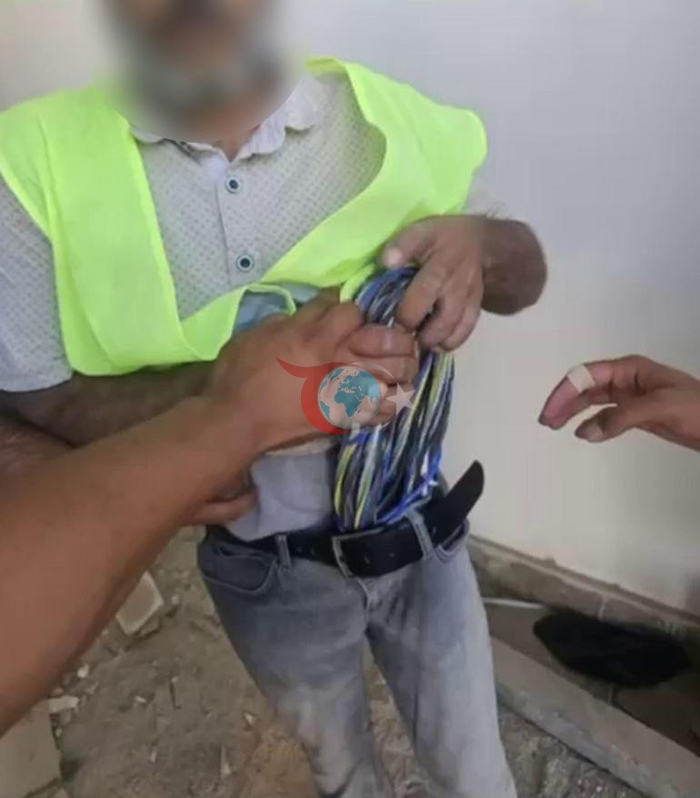 İşçi yeleğini giydi, şantiyeye girdi 300 bin liralık vurgunda suçüstü