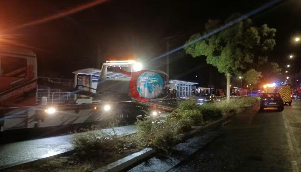 Fransa'nın Caen şehrinde bir aracın kalabalığın arasına dalması sonucu iki kişinin öldüğü ve bir düzine kişinin yaralandığı bildirildi.