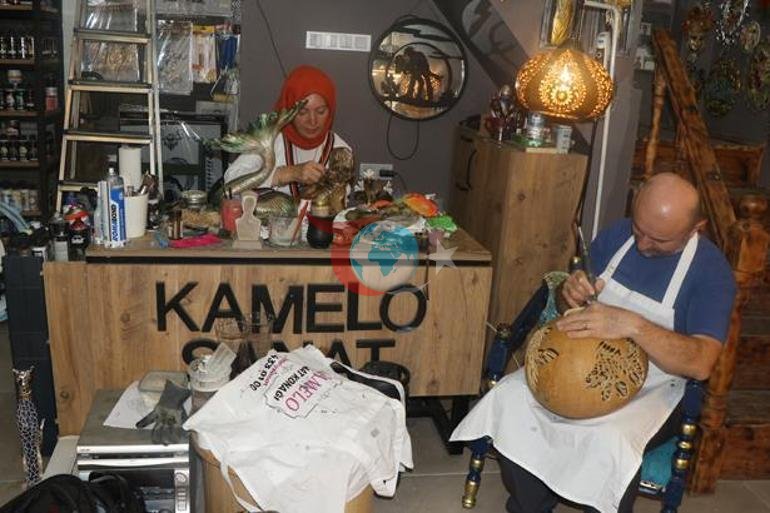 Çocuk doktoru, mesai bitince 50 kilometre yol yapıyor Hastaneden çıkıp soluğu atölyede alıyor