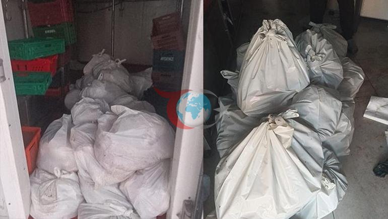 Bodrumda pis qoxu xəbəri alan qruplar hərəkətə keçdi. 400 kiloqram xarab ət anbarında tapıldı. class=