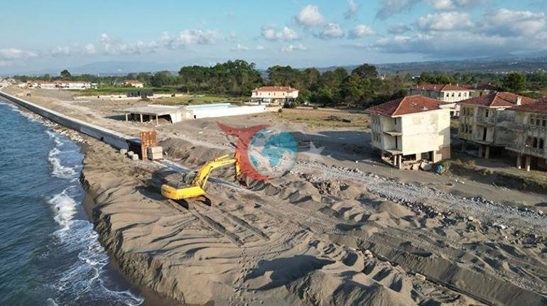 Dalgalar villaların kapısına dayanmıştı Karasu’da 840 metrelik önlem