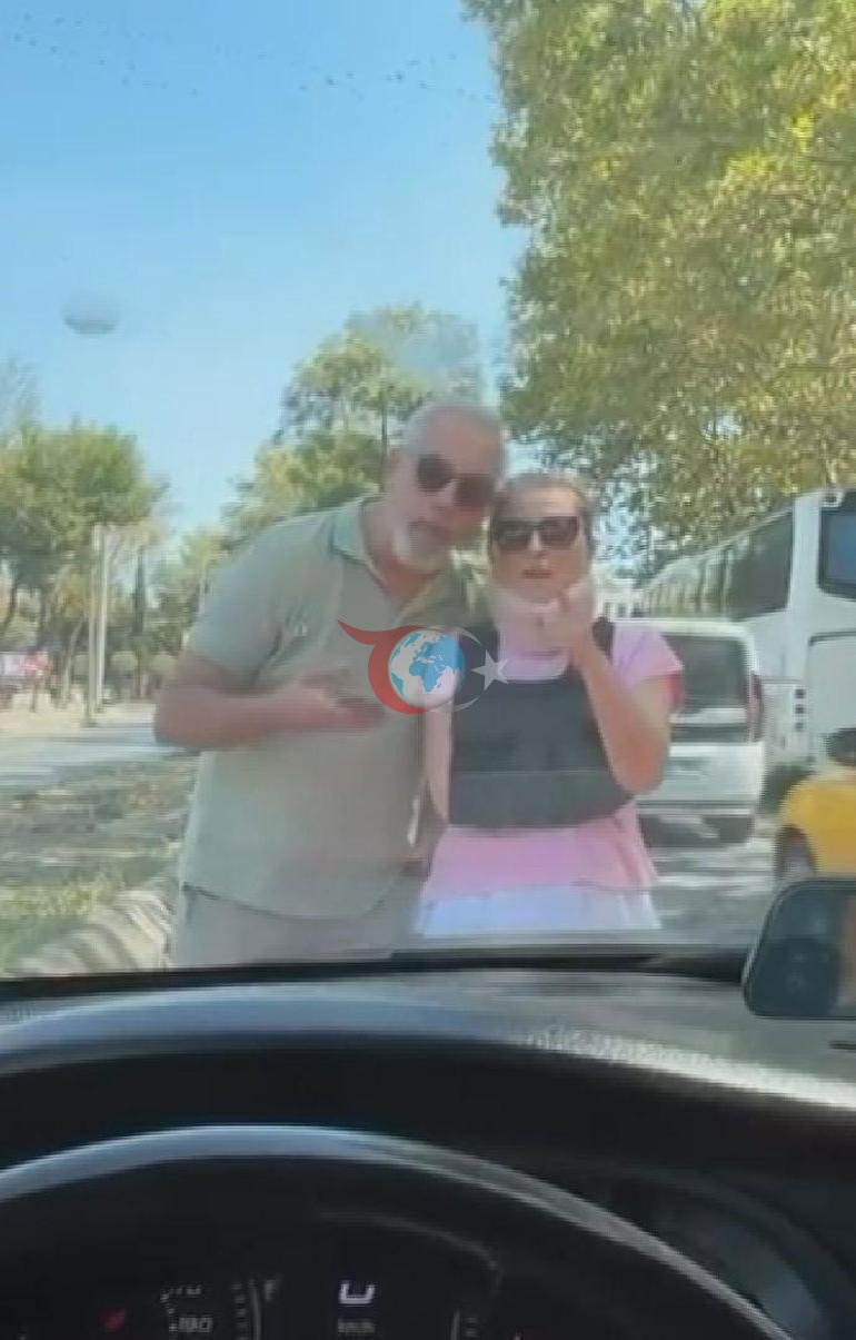 Bakırköydə yol döyüşü Taksinin qarşısını kəsdilər, qadın vasitəyə hücum etdi