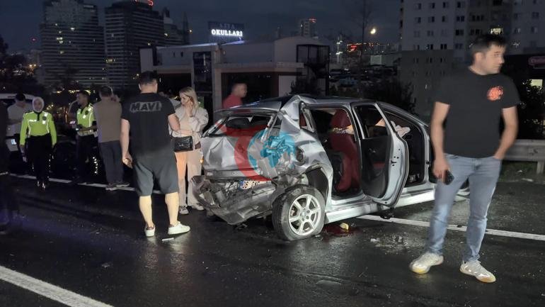 Esenyurtta 11 aracın karıştığı zincirleme kaza Çok sayıda yaralı var