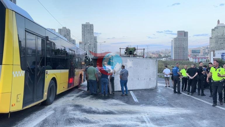 Esenyurtta 11 aracın karıştığı zincirleme kaza Çok sayıda yaralı var