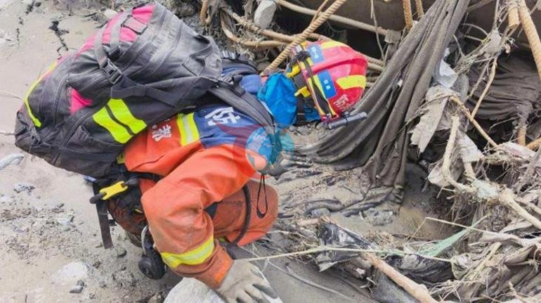 Nepal’de felaketin merkezine ulaştılar Kurtarma ekibinin gördüğü manzara dehşete düşürdü