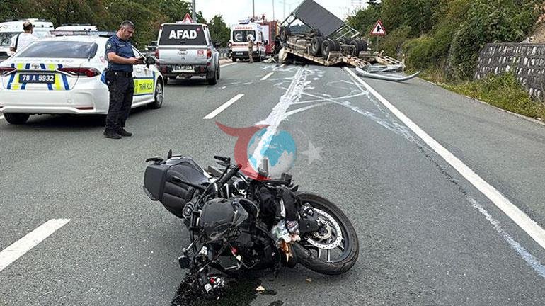 Karabükte feci kaza Karşı şeride geçen çekici, motosiklet ile çarpıştı: 2 ölü