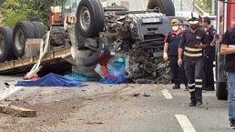 Karabük'te feci kaza! Karşı şeride geçen çekici, motosiklet ile çarpıştı: 2 ölü