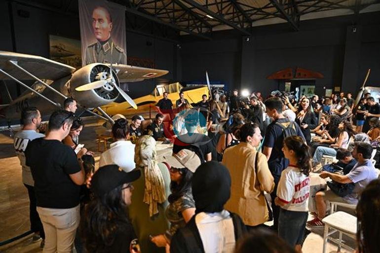 SOLOTÜRK pilotları vatandaşlarla buluştu Küçük kızın hayali, etkinliğe damga vurdu