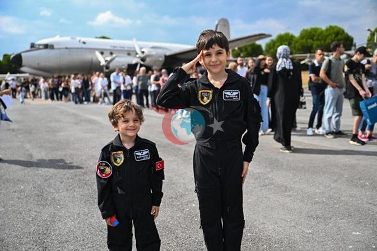 SOLOTÜRK pilotları vatandaşlarla buluştu Küçük kızın hayali, etkinliğe damga vurdu