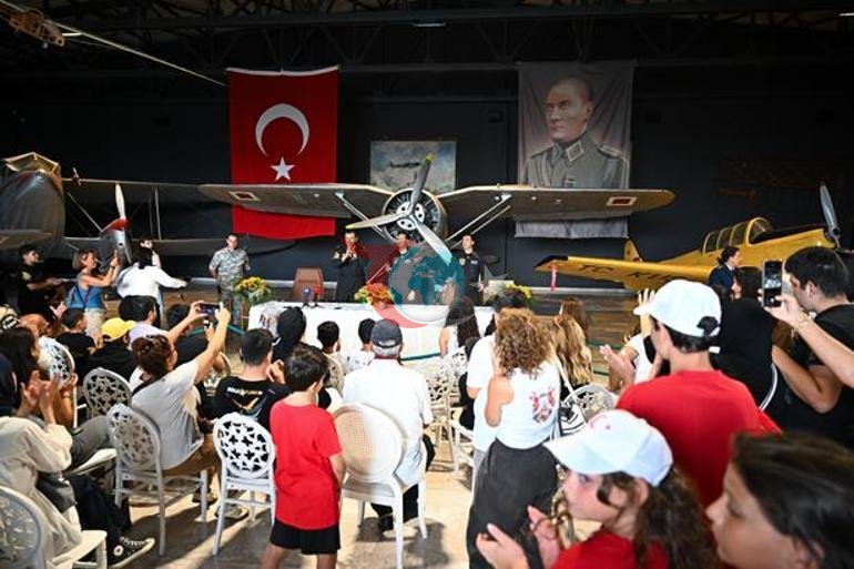SOLOTÜRK pilotları vatandaşlarla buluştu Küçük kızın hayali, etkinliğe damga vurdu