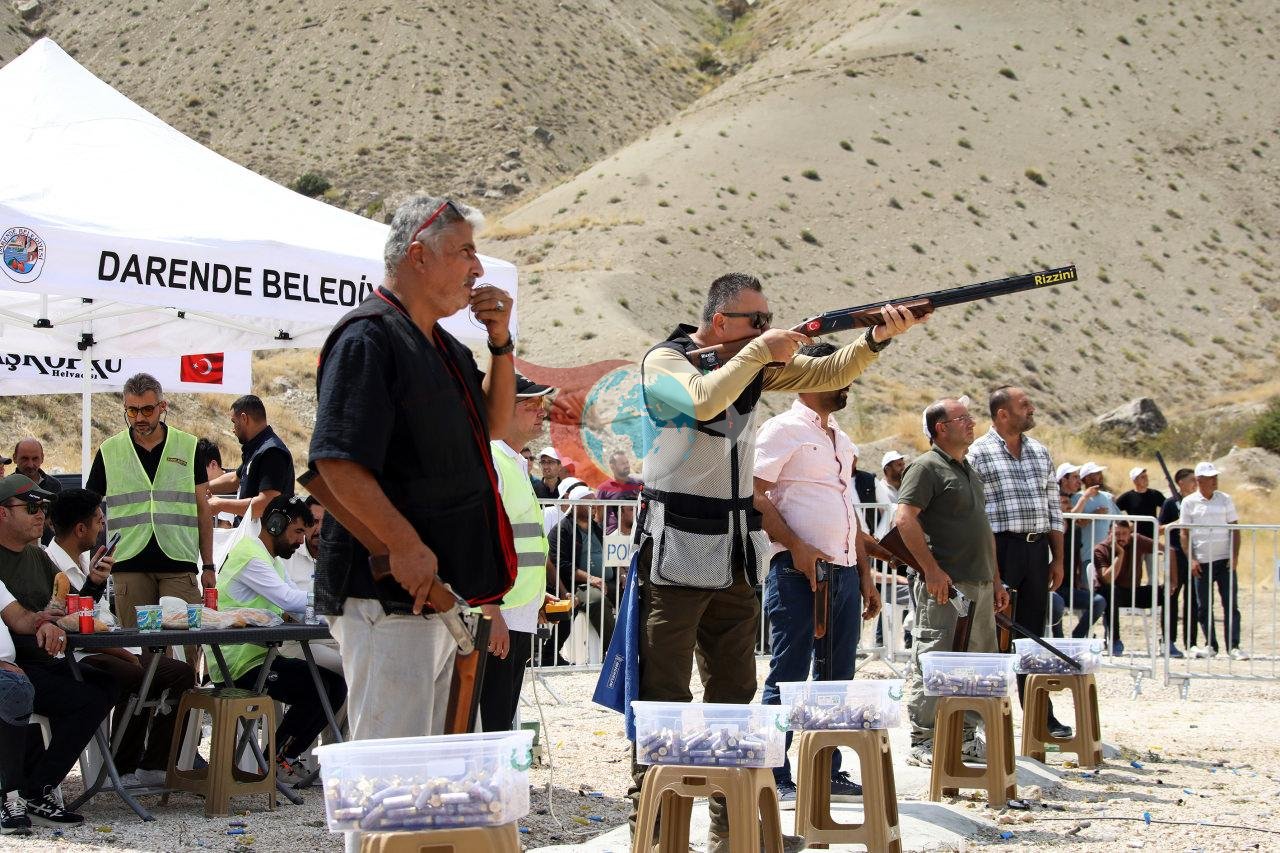 Zengibar Karakucak göreş we medeniýet festiwaly - duzak atmak
