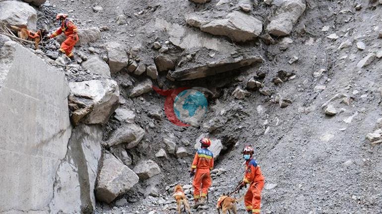 Nepalı daşqın fəlakəti bürüdü. Can itkisi 900-ü keçdi, 4 mindən çox insana çatmaq mümkün deyil.