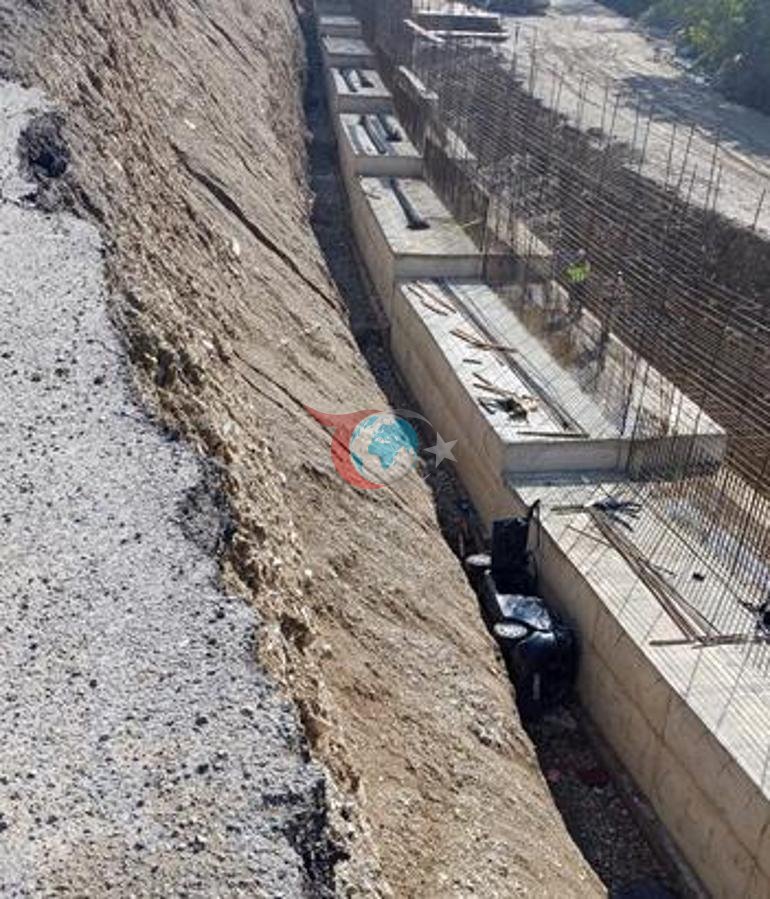 Erzurum’da feci kaza Otomobil 5 metreden yol çalışmasına düştü: 3 ölü