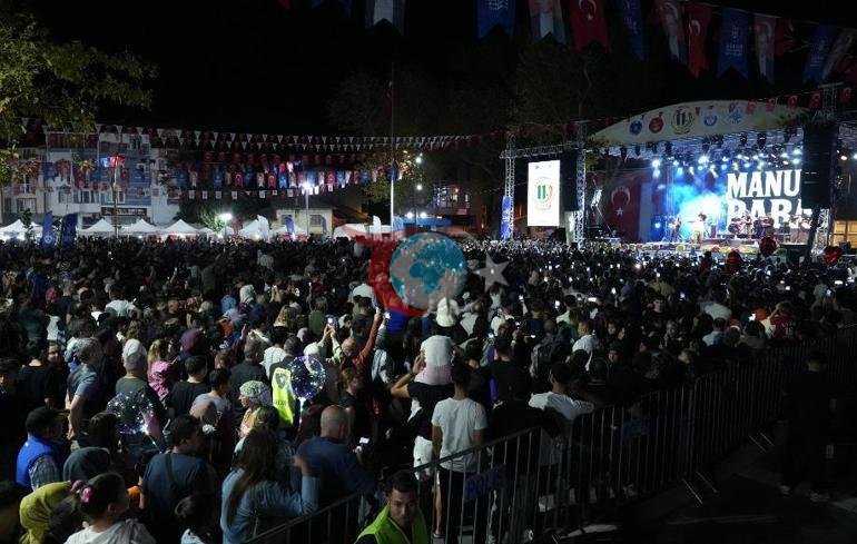 Bursada Manuş Baba konseri