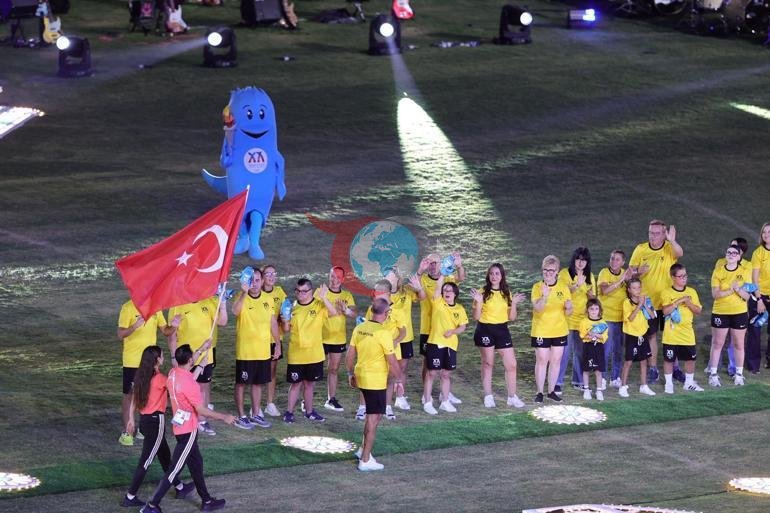 Bakan Bak: Milli sporcularımızla gurur duyuyoruz